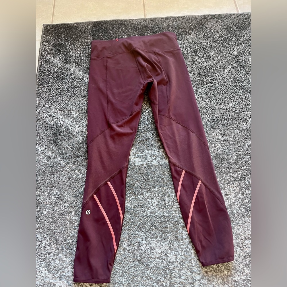 Lululemon leggings size 6, mesh detail